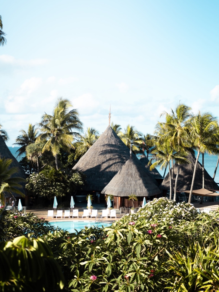 Piscine du Nouméa Resort & Spa vue du jardin